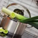 What Part of the Leek Do You Use for Soup: 2 Key Parts